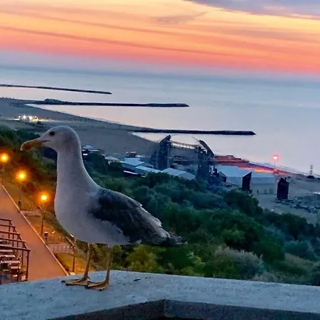 Sea&beach Panoramic Penthouse * Constanţa